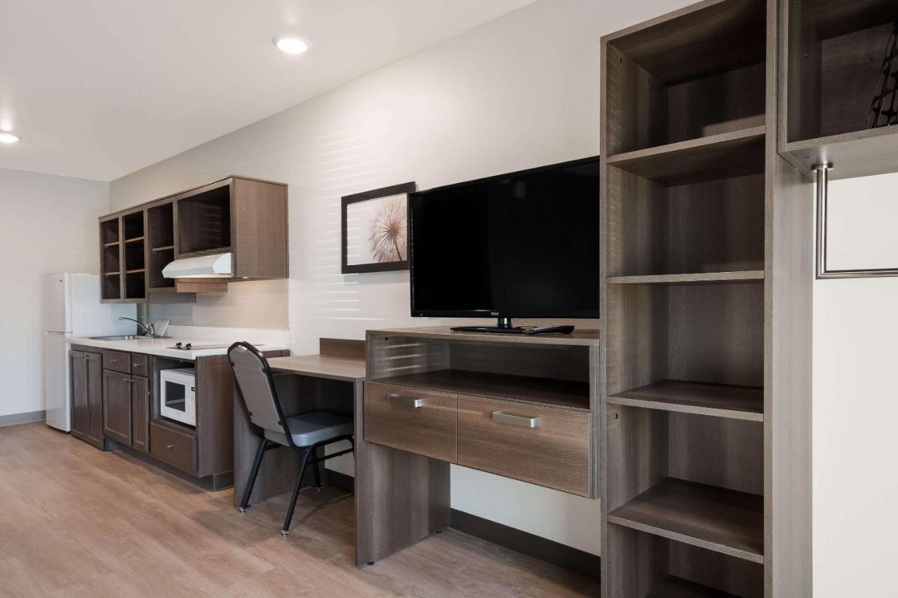 Woodspring Suites Phoenix-Deer Valley Exterior photo