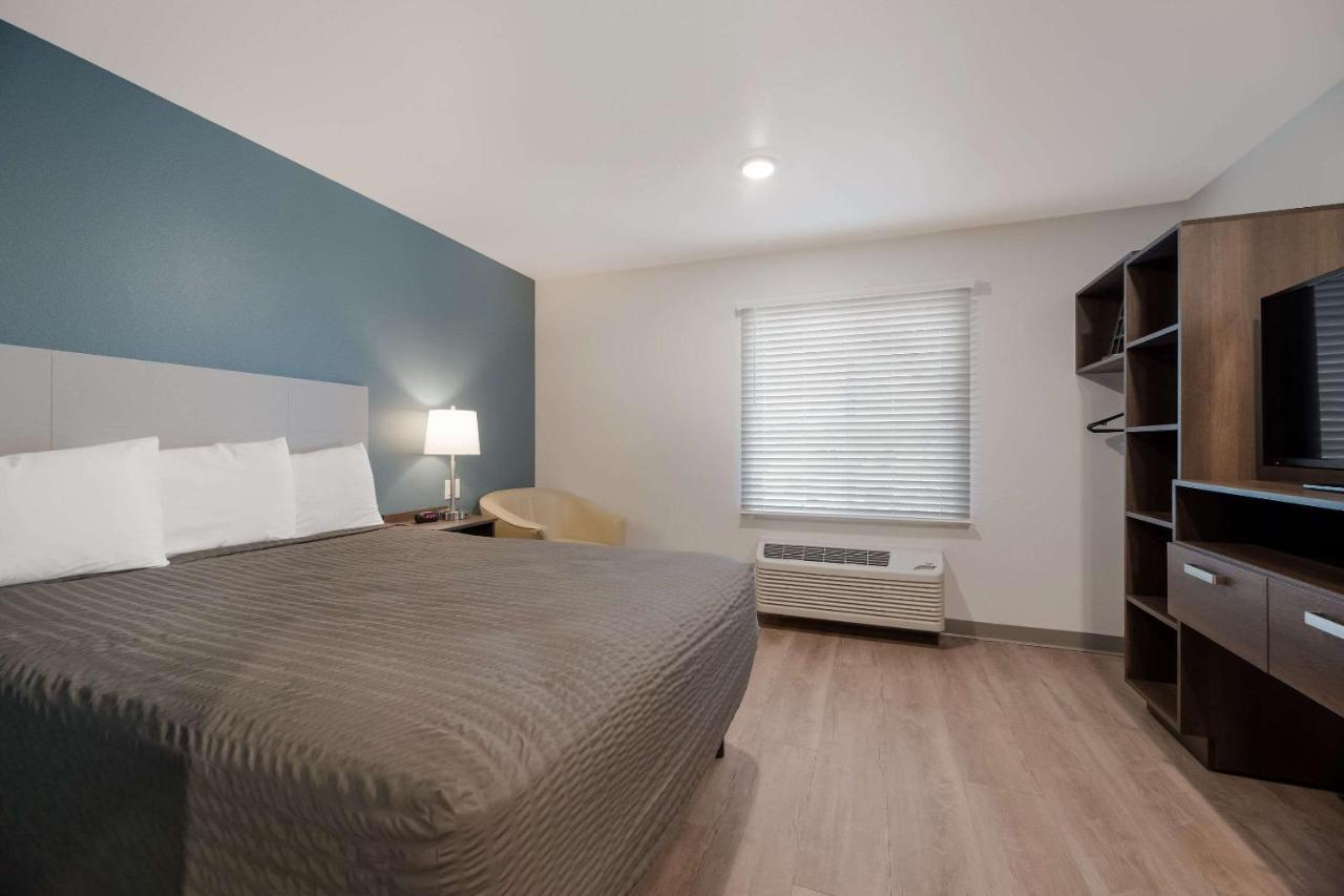 Woodspring Suites Phoenix-Deer Valley Exterior photo